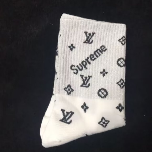 Brand new white socks - Picture 3 of 5